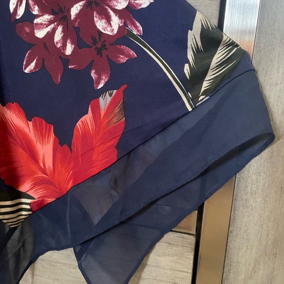 Jennie & Marliss Tropical Top - Picture 8 of 15